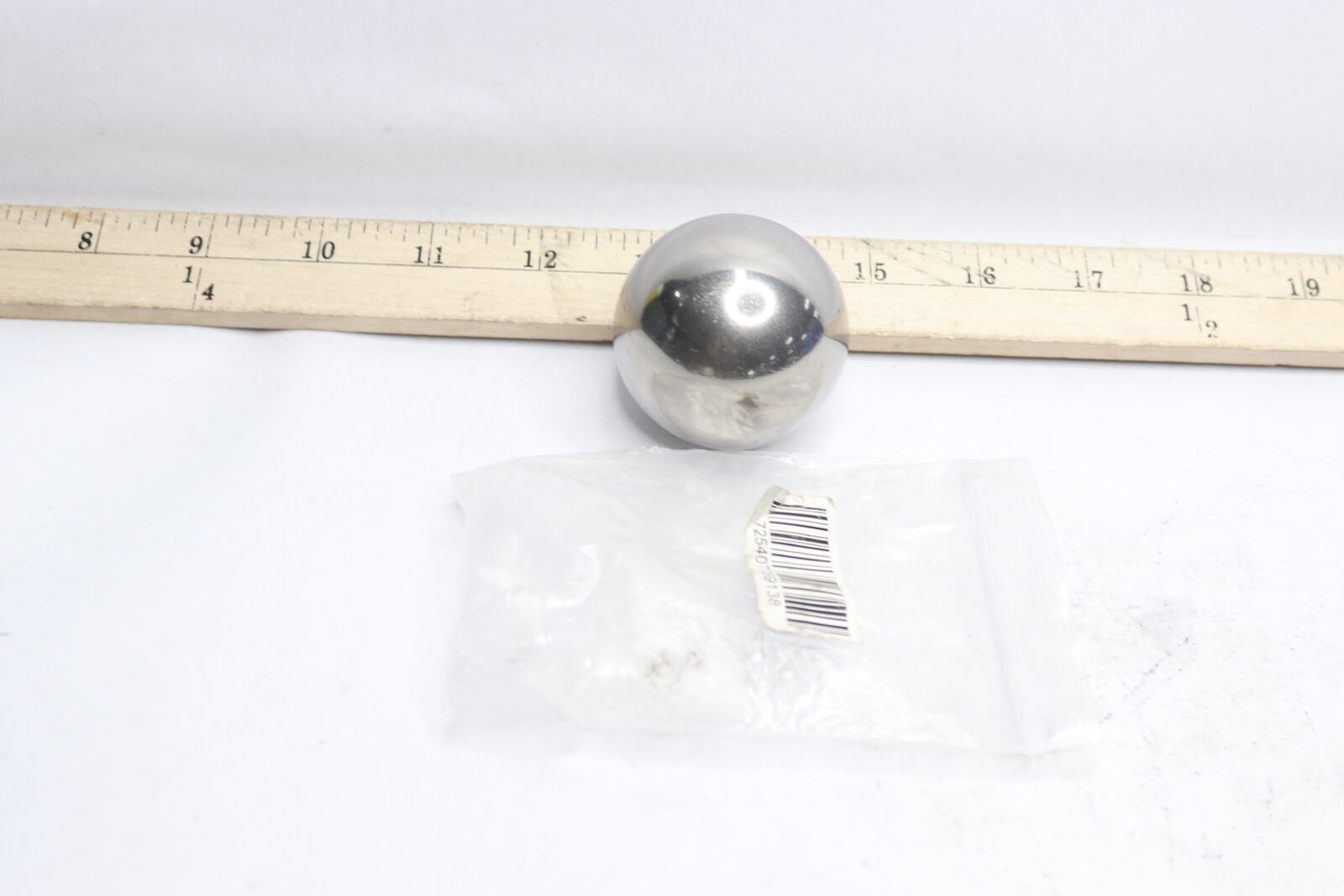 Hockeyshot Heavy Stickhandling Ball Chrome Metal 75913